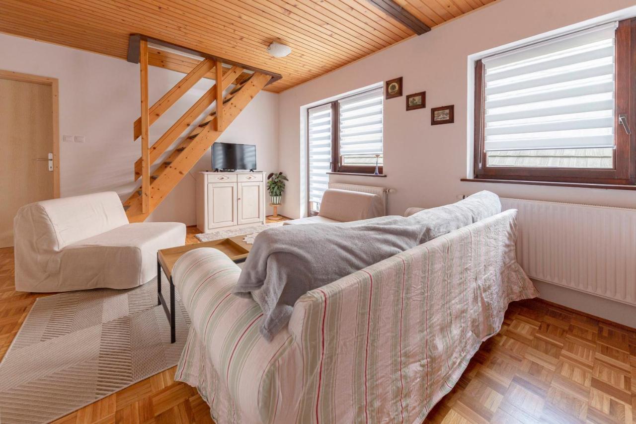 Apartma Mikelj بوينج المظهر الخارجي الصورة