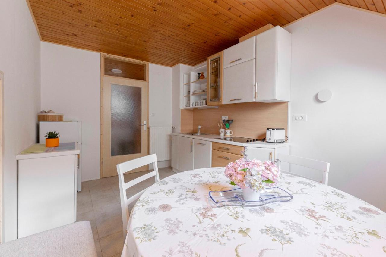 Apartma Mikelj بوينج المظهر الخارجي الصورة